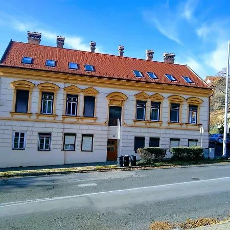 A Charming Little Flat Just Above Szechenyi Square Apartment