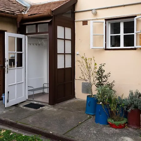 A Charming Little Flat Just Above Szechenyi Square *