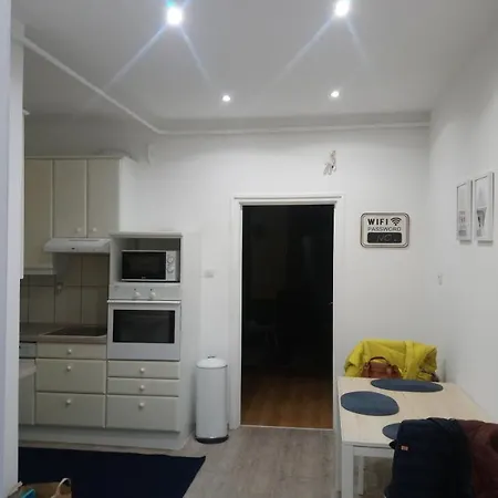 A Charming Little Flat Just Above Szechenyi Square * Pecs